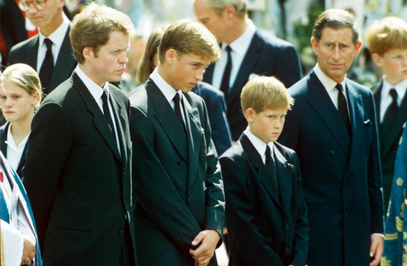 William och Harry vid prinsessan Dianas begravning 1997.