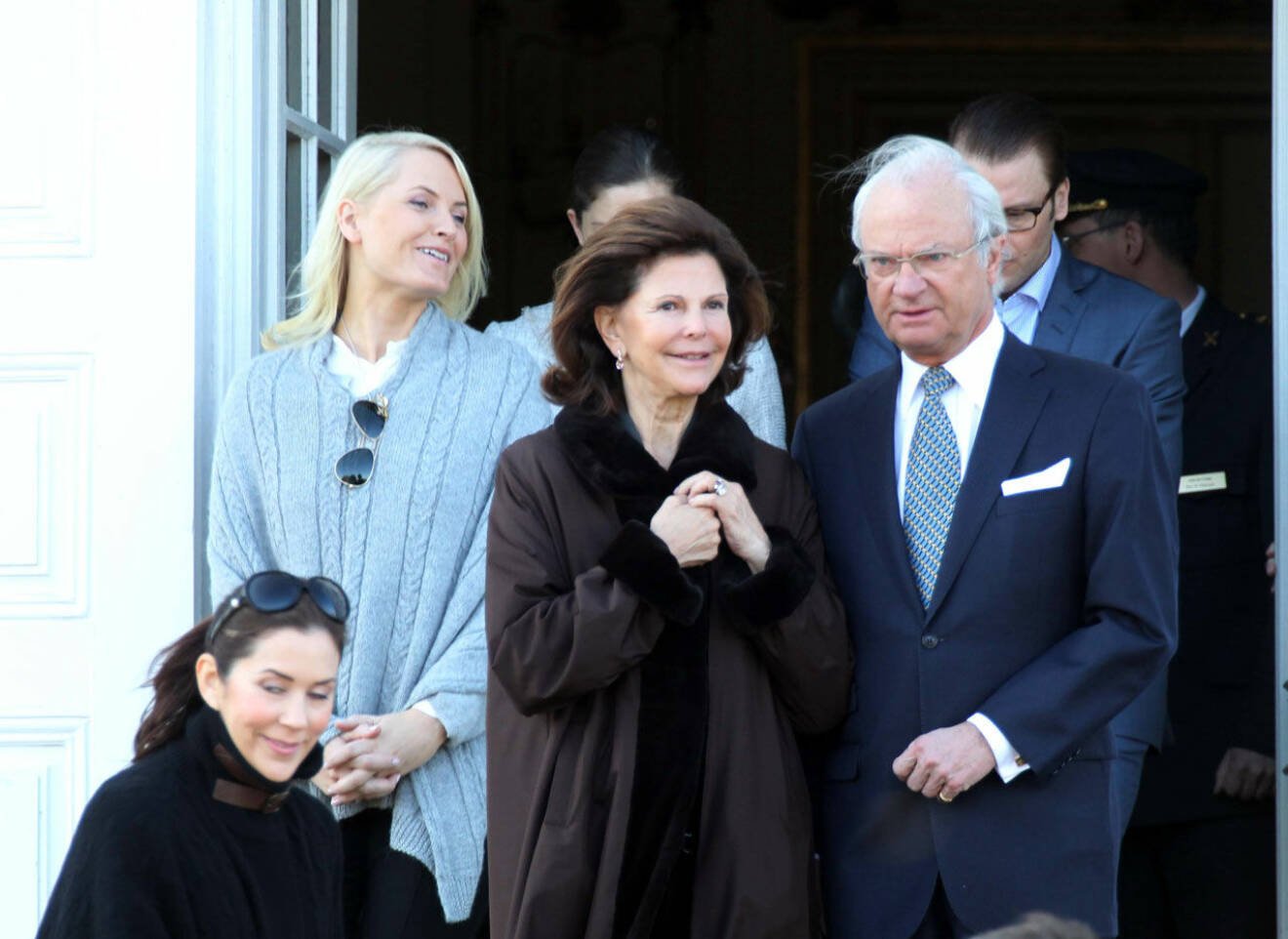 Kungaparet vid drottning Margrethes morgonväckning på 70-årsdagen.
