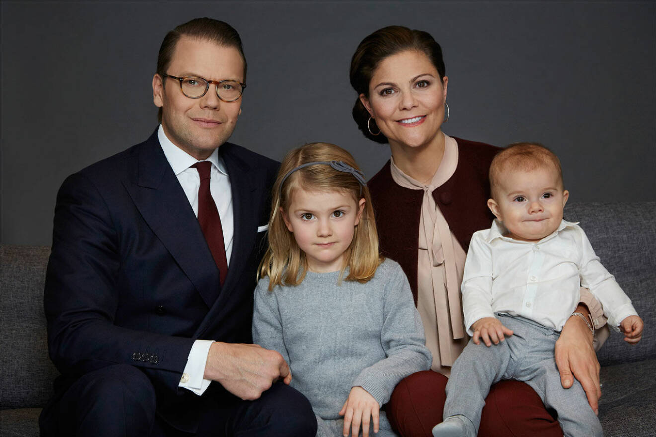 Kronprinsessfamiljens officiella familjebild 2017.