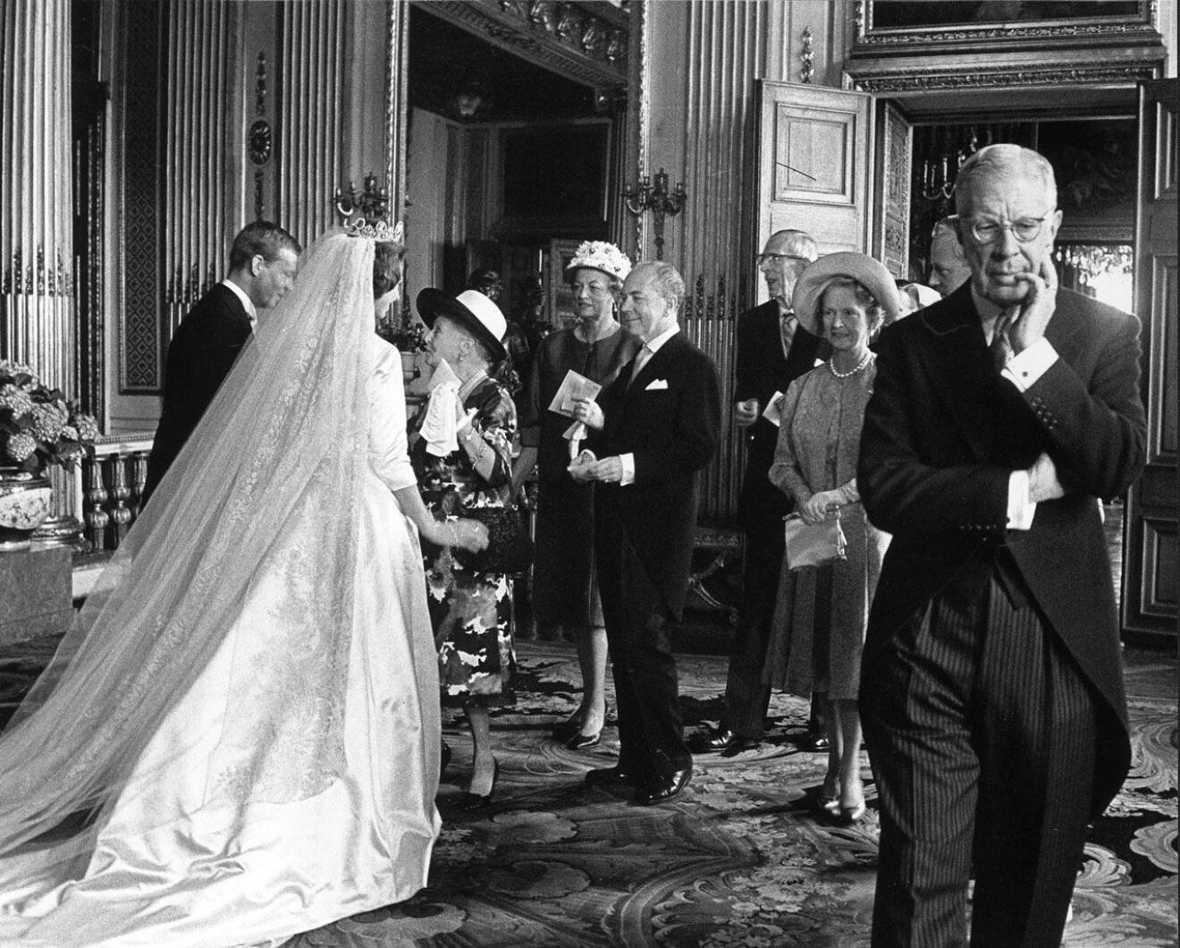 Lennart Nilssons bild från prinsessan Désirées bröllop 1964.