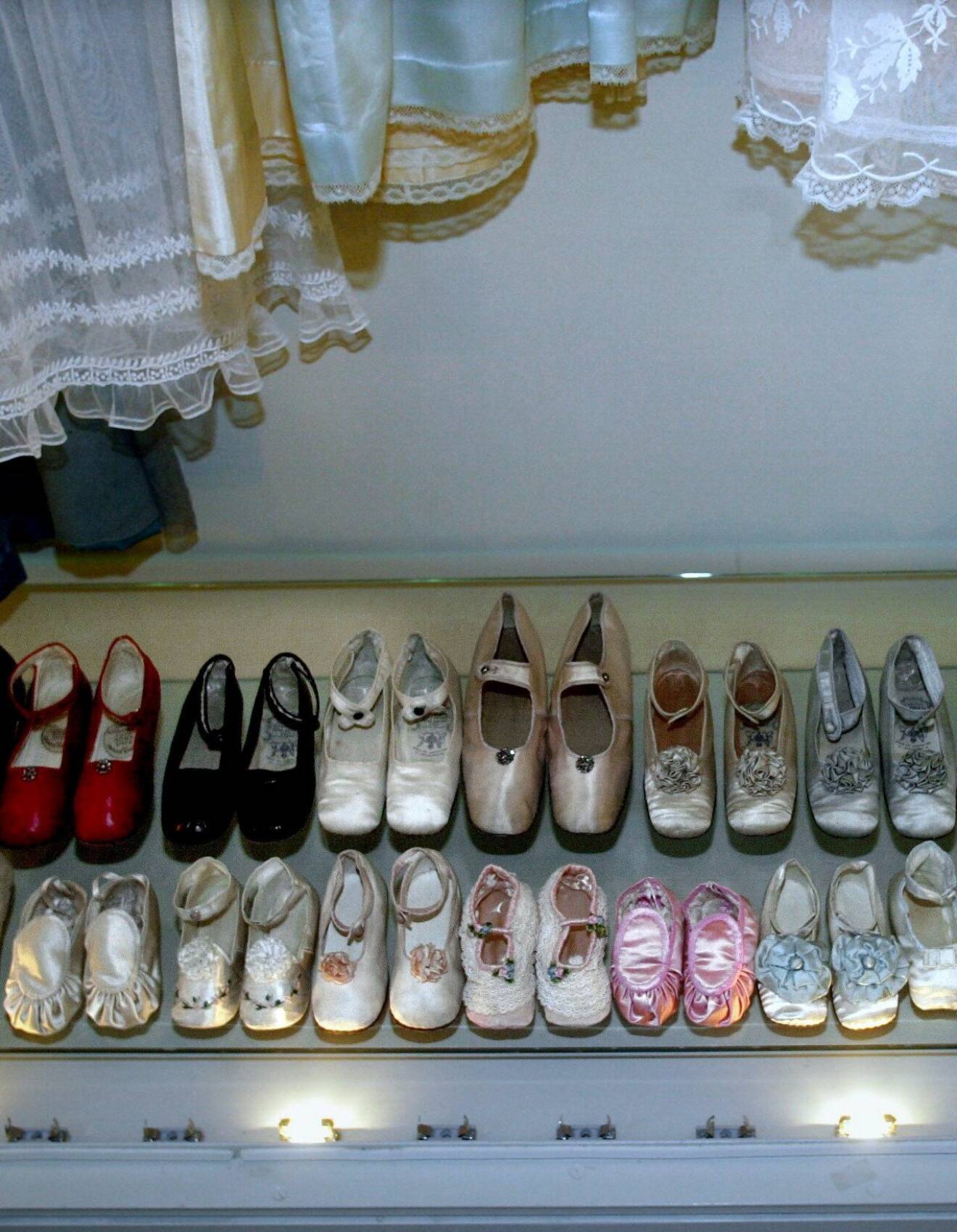 Drottning Ingrids skor på Amalienbortgs museum. 