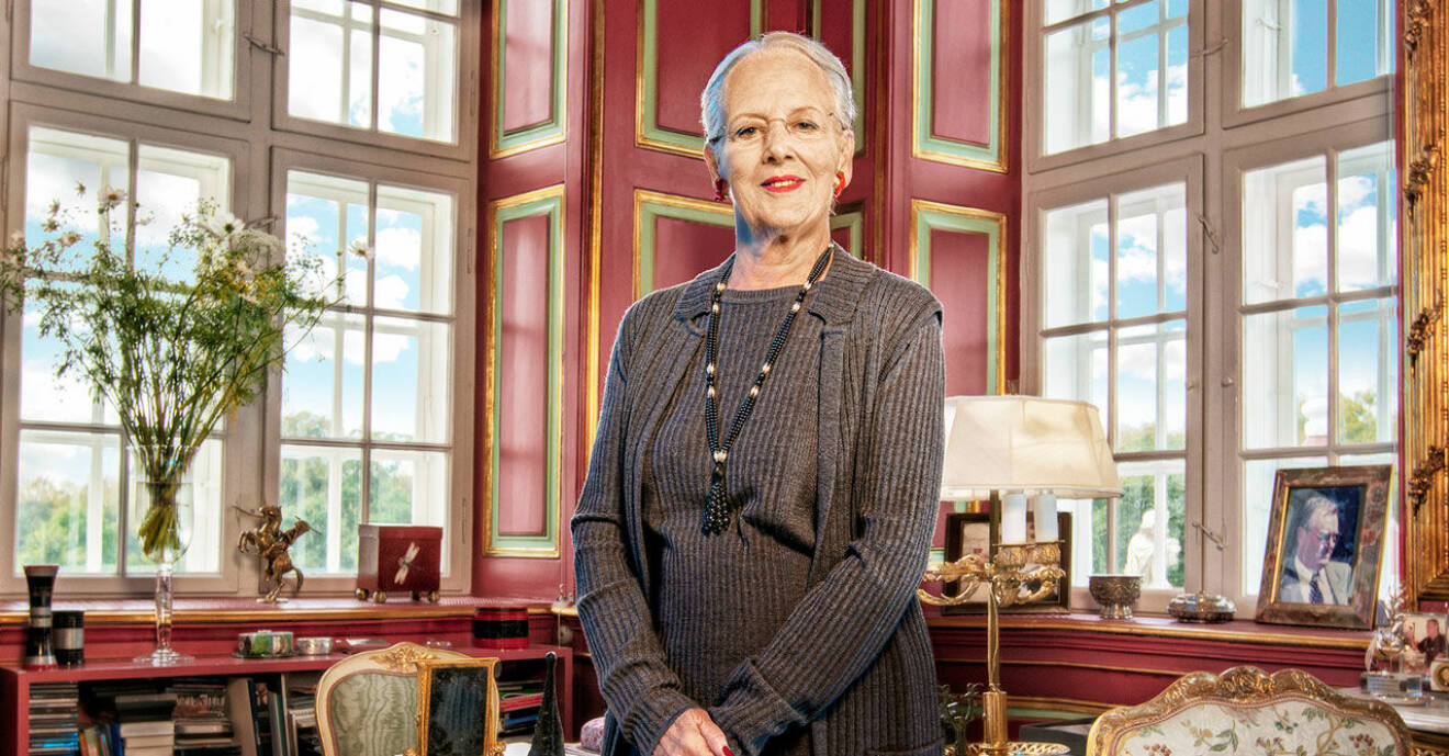 Drottning Margrethe i sitt arbetsrum på Fredensborgs slott.