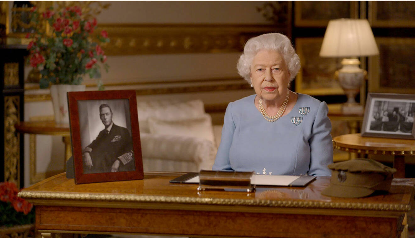 drottning Elizabeth håller sitt hyllade tal