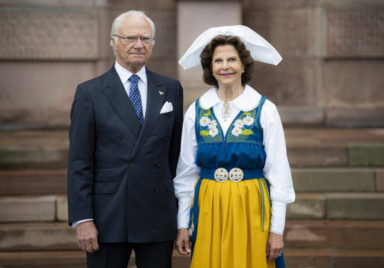 Silvia ser vi ofta i Sverigedräkten, som hon bär upp med den äran!
