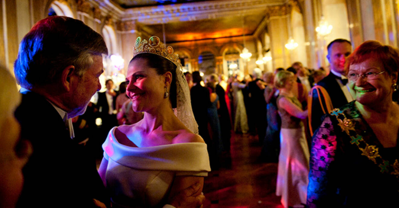Kronprinsessan Victorias privata bild inifrån bröllopsfesten 19 juni 2010.