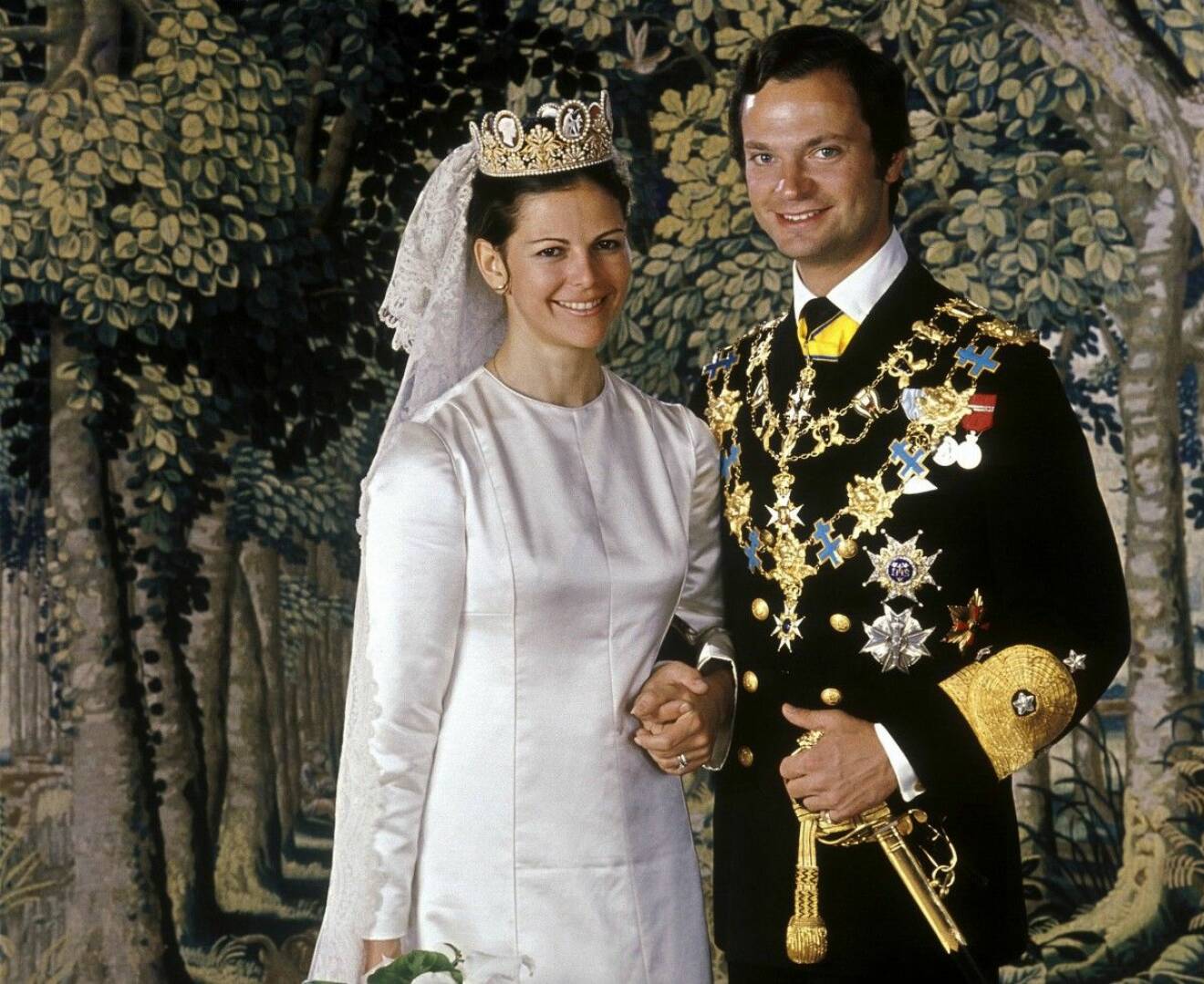 Kungaparet på sin bröllopsdag den 19 juni 1976.