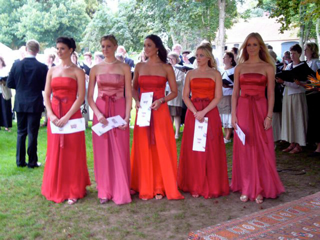 Tärnor var Astrid Gyllenkrok, Astrid Trolle, Vivianne Thorén (förlovad med brudens bror Adam Treschow), Sophie Antonsson och Ebba von Sydow.