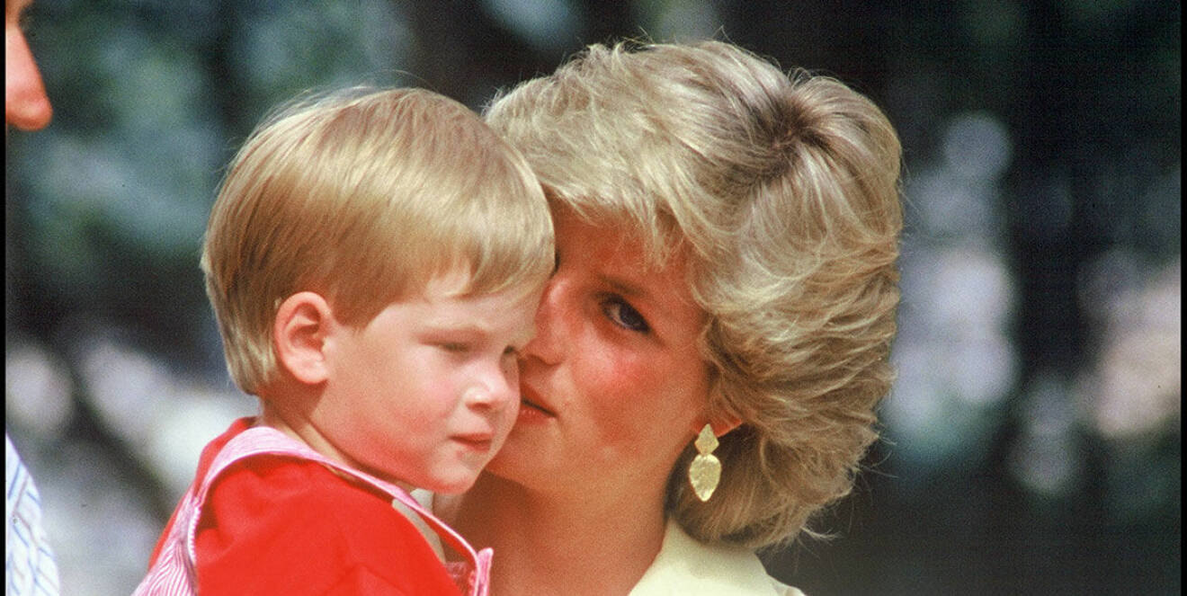 Prinsessan Diana med en ung prins Harry