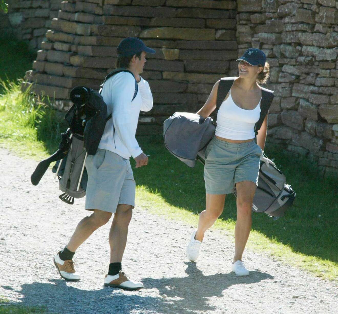 Victoria och Daniel fångas för första gången på bild när de precis har spelat golf utanför Solliden