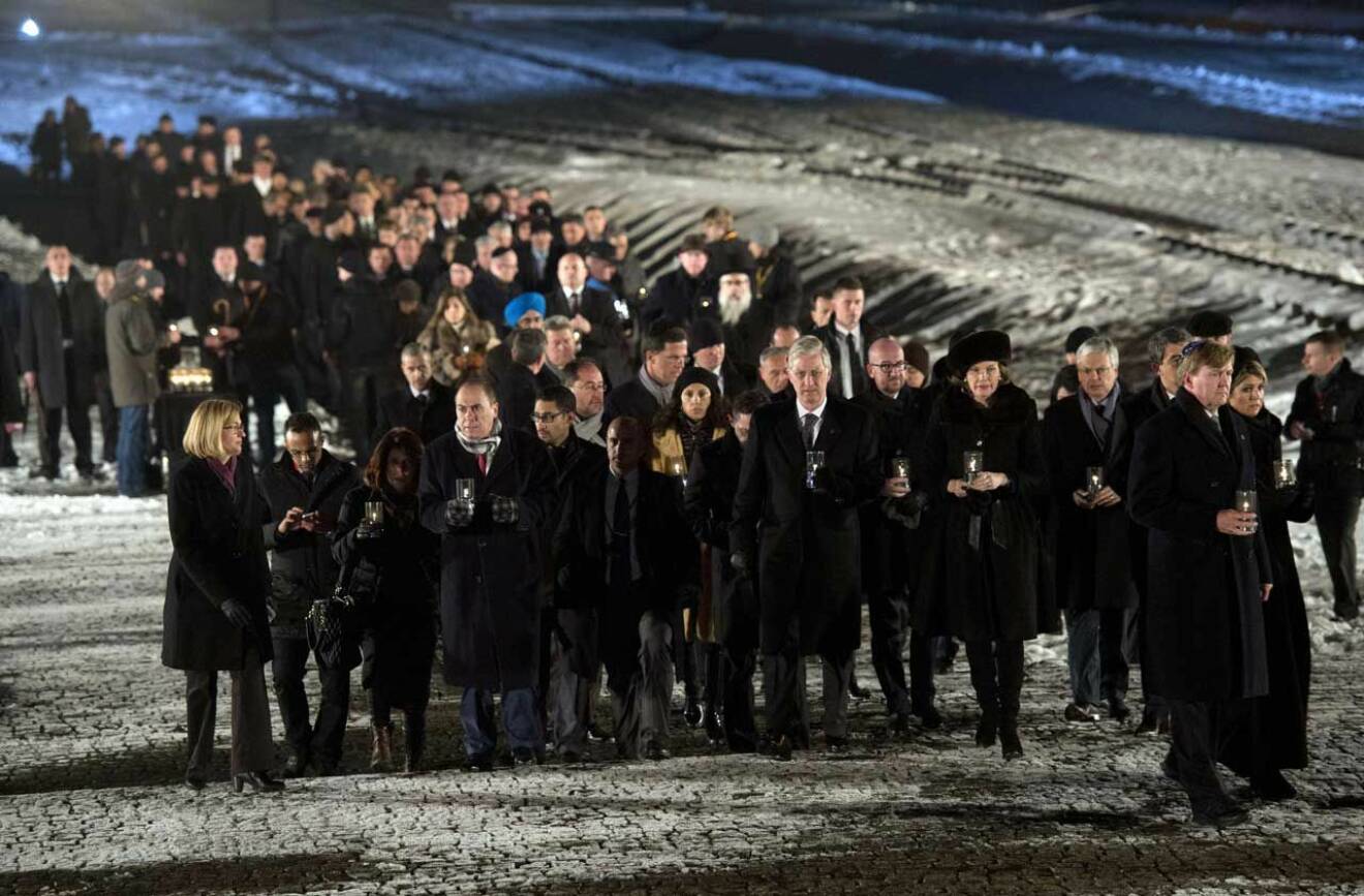 Kungligheter och statschefer i Auschwitz 2015.