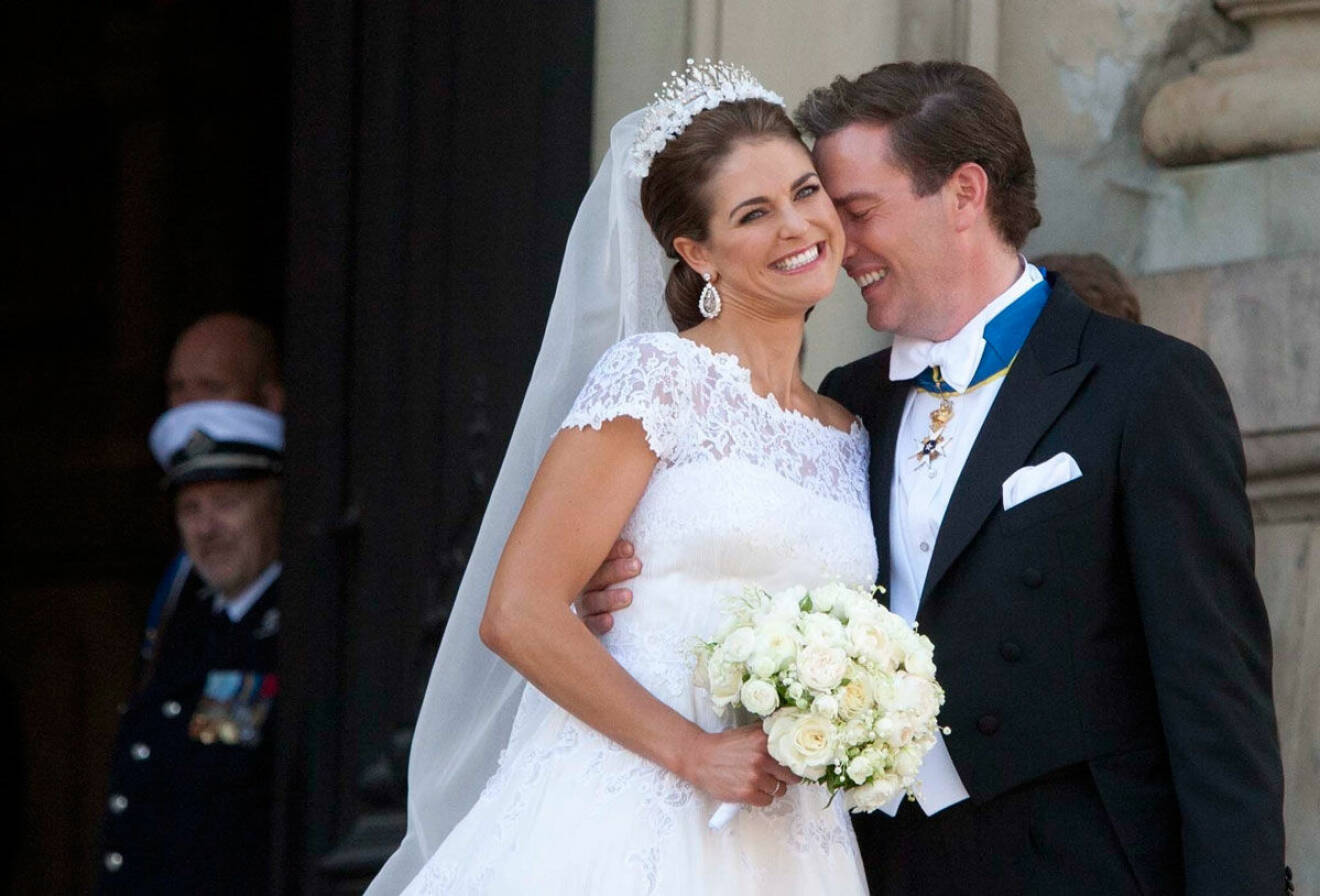 Smärta och kärlekssorg har drabbat prinsessorna. Madeleine och Jonas Bergström bröt förlovningen 2010. Efter några kyssta grodor hittade prinsessan till sist sin prins i Chris O’Neill.