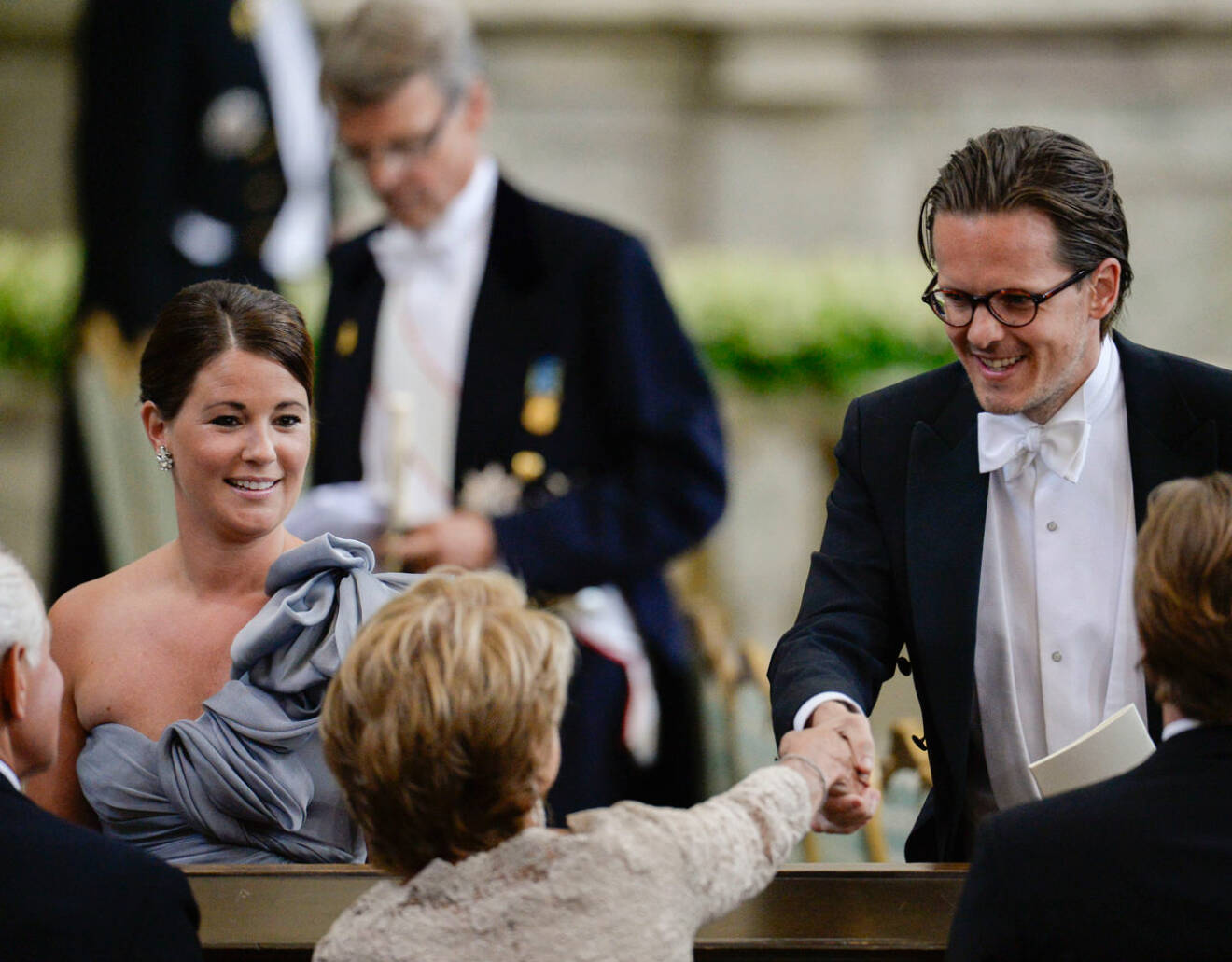 Emma Pernald med sin man Tomas Jonson. De gifte sig på Marstrand 2014 där de en gång träffades.