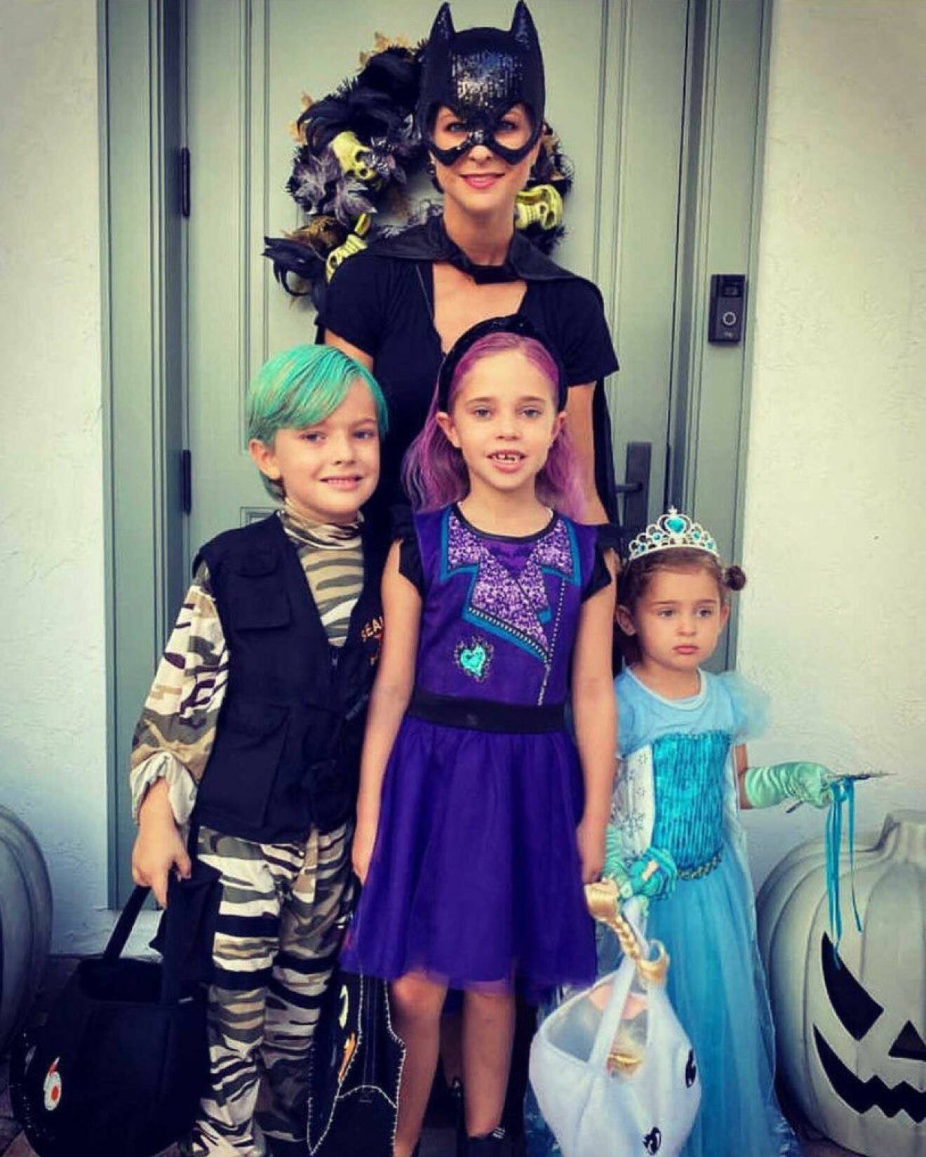 Prinsessan Madeleine, prins Nicolas, prinsessan Leonore och prinsessan Adrienne – Halloween 2020