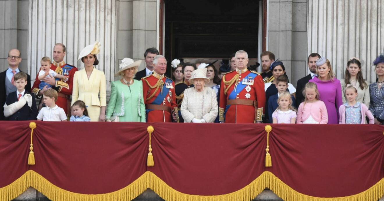 Drottning Elizabeth Brittiska kungafamiljen Buckingham Palace