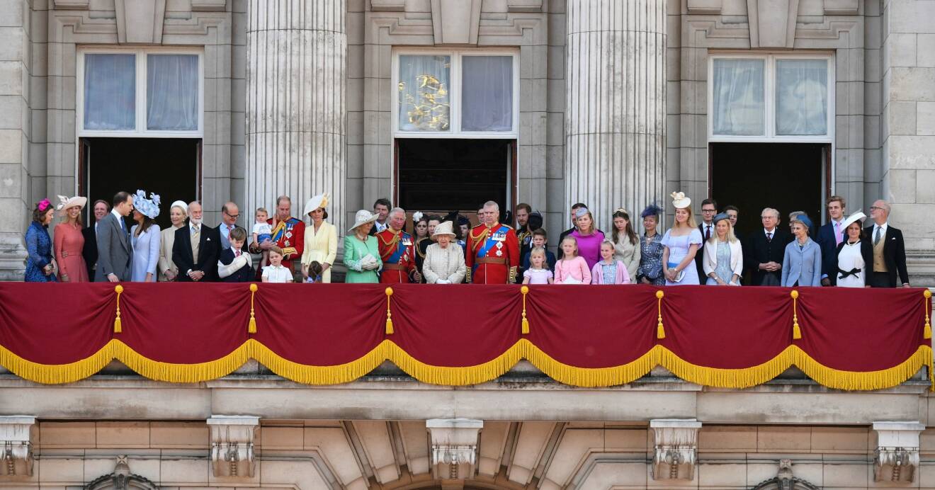Brittiska kungafamiljen Buckingham Palace slottsbalkongen