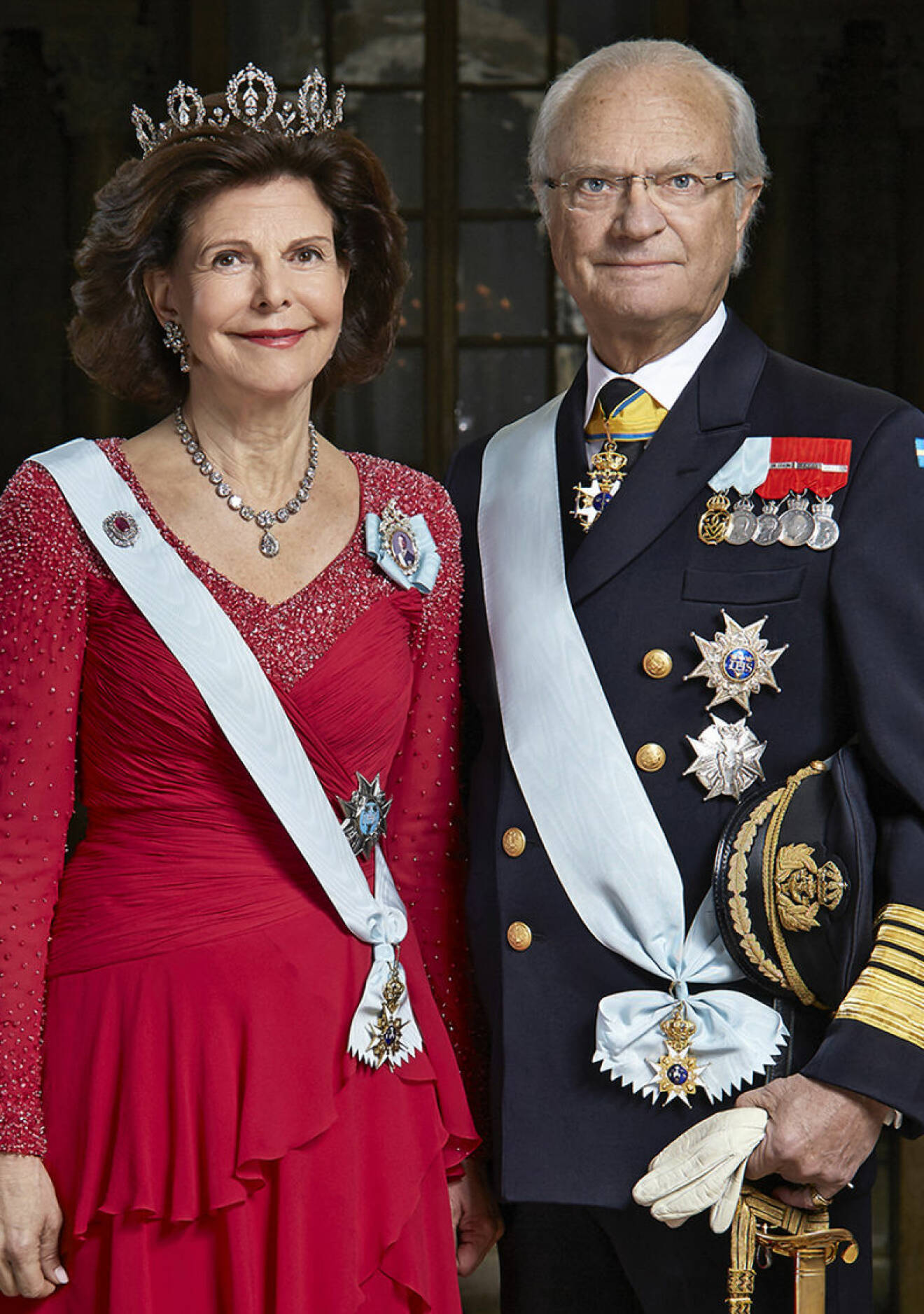 Kung Carl Gustaf Kungen Drottning Silvia Kungaparet Amiralsuniform Aftonklänning