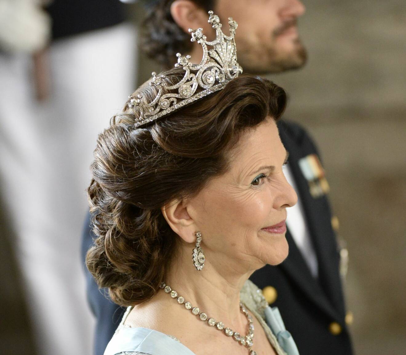 Drottning Silvia i Drottning Sofias diadem Smärta Nobelfesten