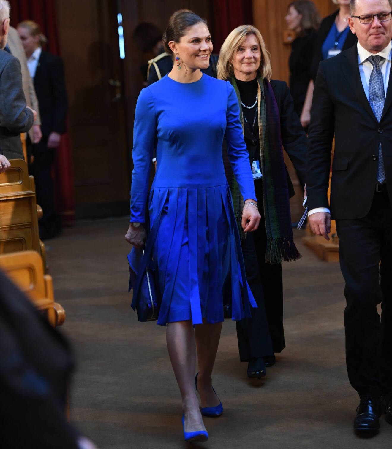 kronprinsessan victoria i drottning silvias blå klänning