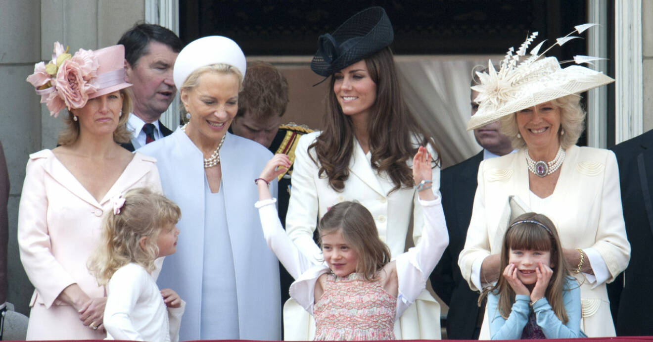 Grevinnan Sophie, Lady Louise Windsor, Tim Laurence, prinsessan Marie-Christine, prins Harry, hertiginnan Kate och hertiginnan Camilla