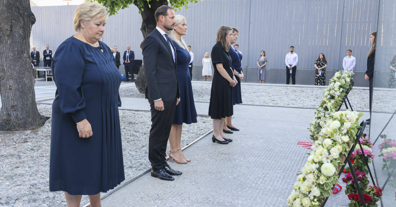 Erna Solberg, kronprins Haakon, kronprinsesse Mette-Marit, Astrid Hoem och Lisbeth Kristine