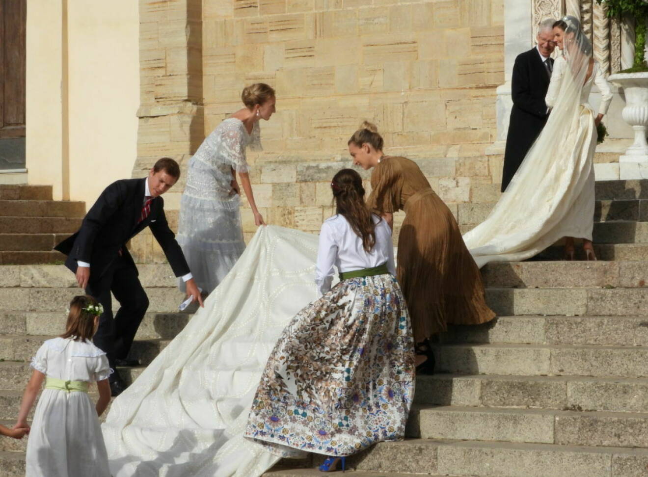 Prinsessan Marie-Astrid långa släpet bröllop