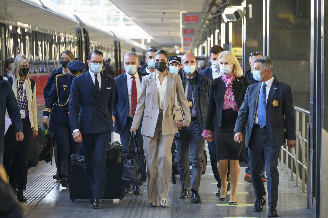 Kronprinsessan Victoria Prins Daniel Tar tåget från Rom till Turin