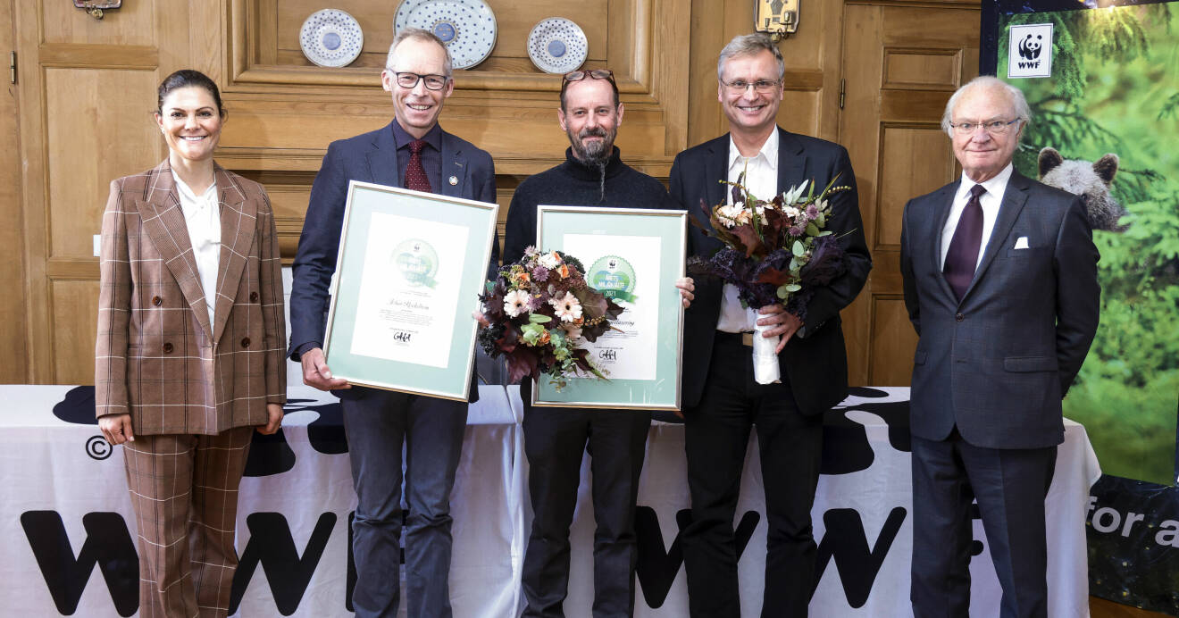 Kungen och Kronprinsessan tillsammans med "Årets miljöhjälte" Johan Rockström, Martin Green, och Åke Lindström
