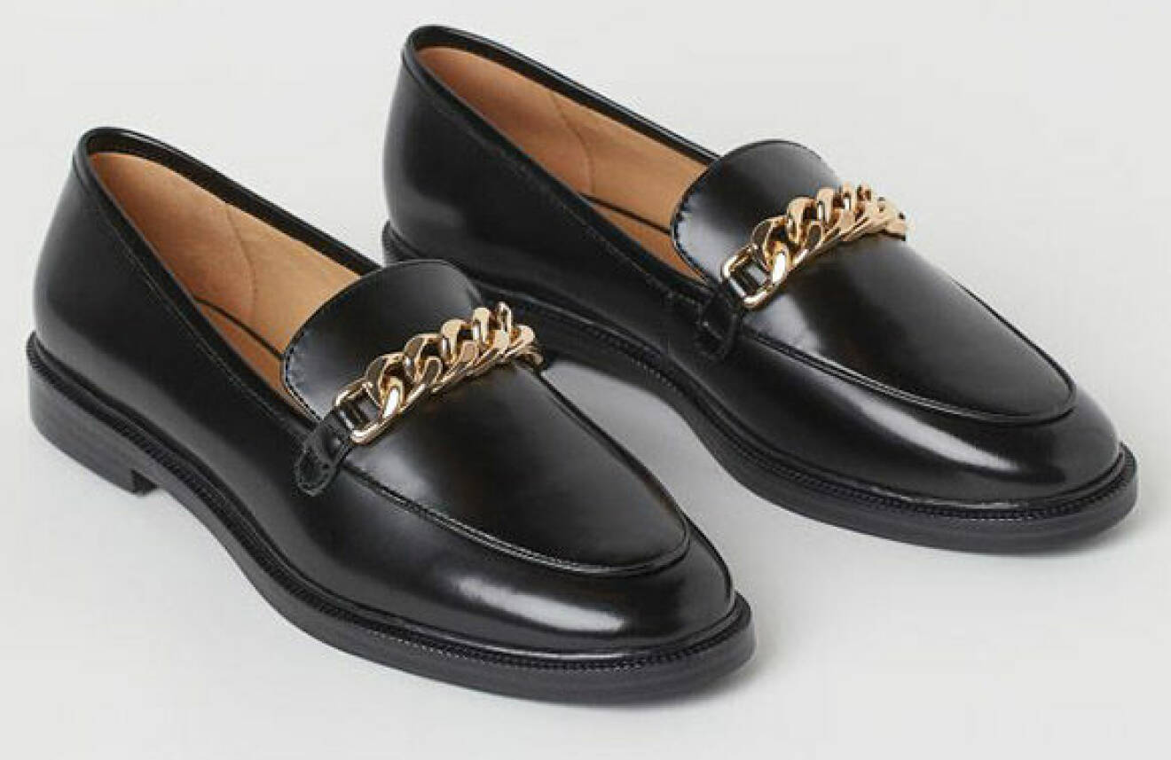 basgarderob skor: svarta loafers från H&amp;M
