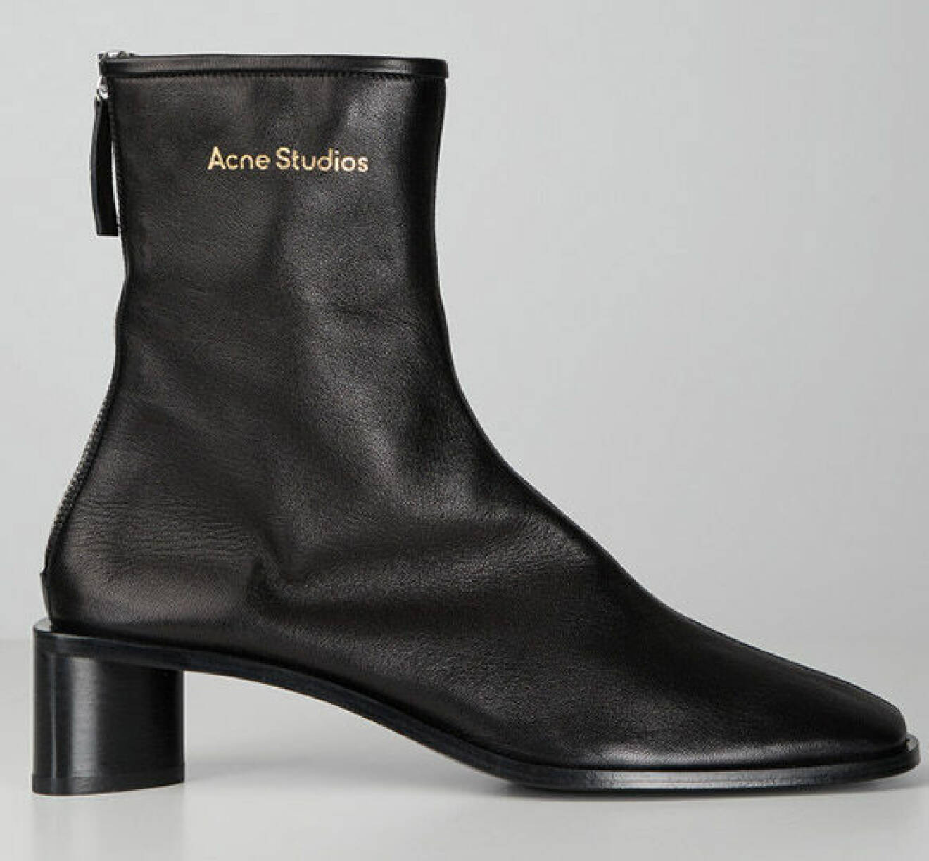 basgarderob skor: svarta ankelboots från Acne Studios