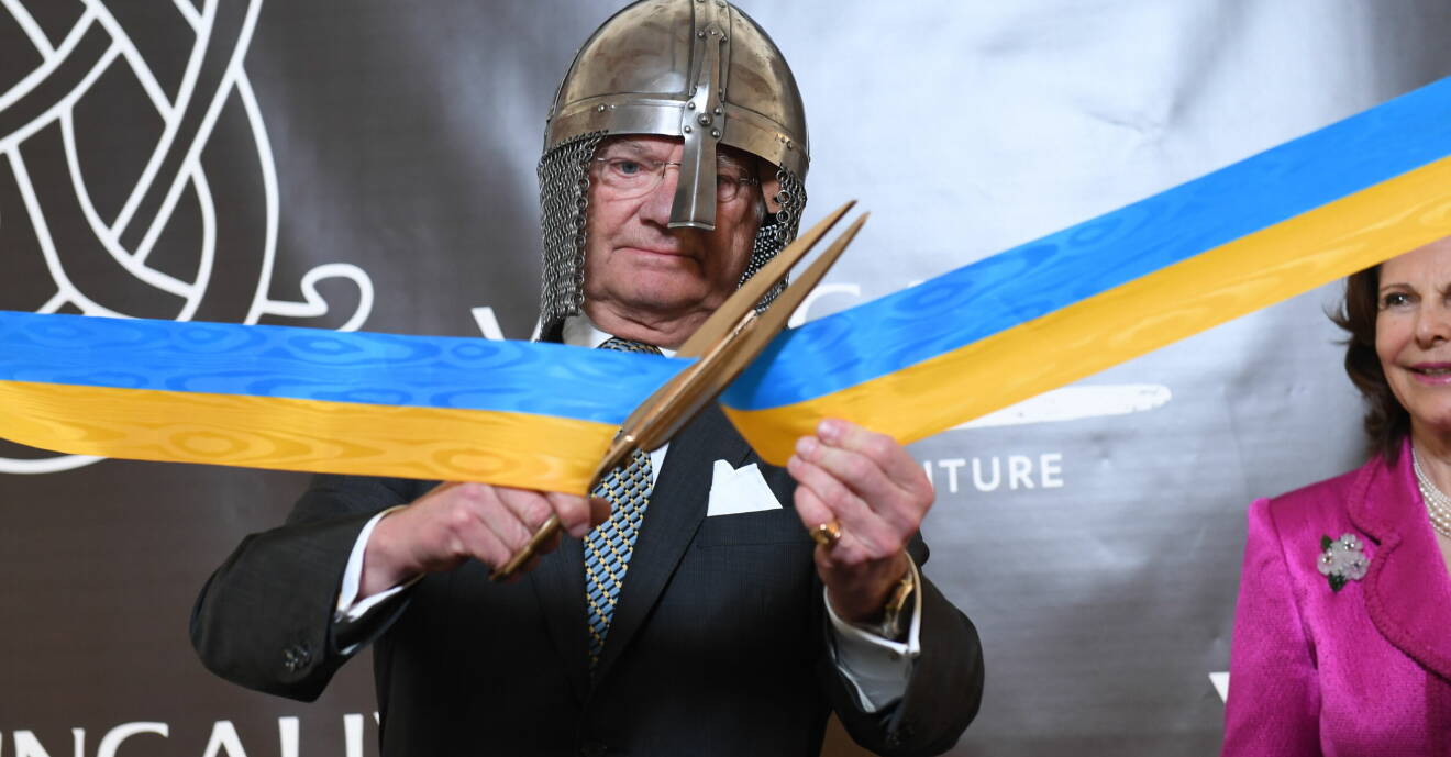 Kung Carl Gustaf inviger Vikingamuseet