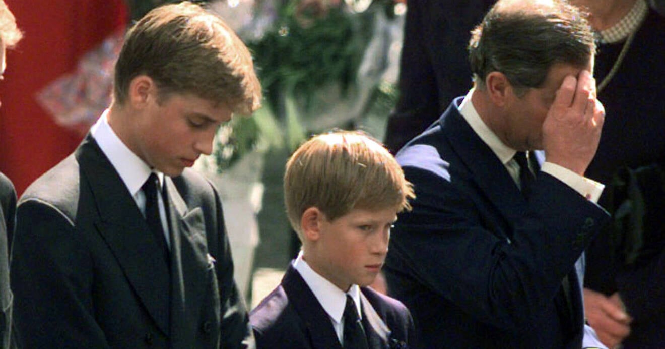 Prins William, prins Harry, prins Charles på prinsessan Dianas begravning 1997