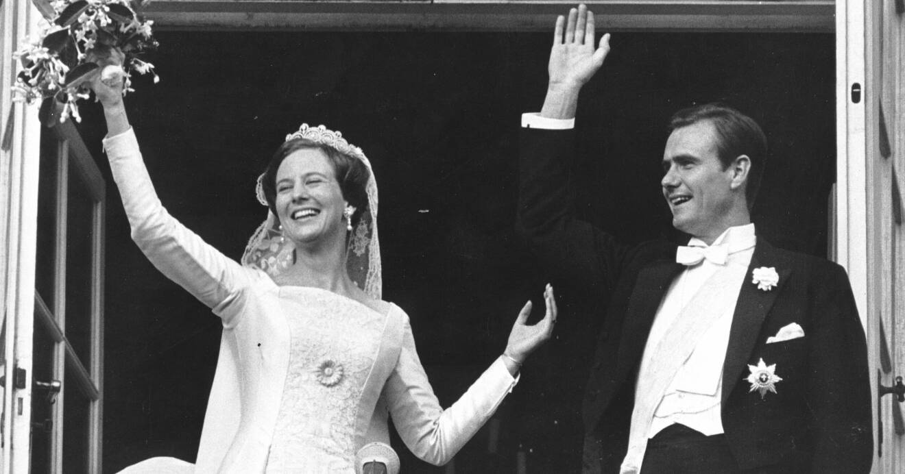 Drottning Margrethe och Prins Henrik på Amalienborgs balkon efter deras bröllop 1967