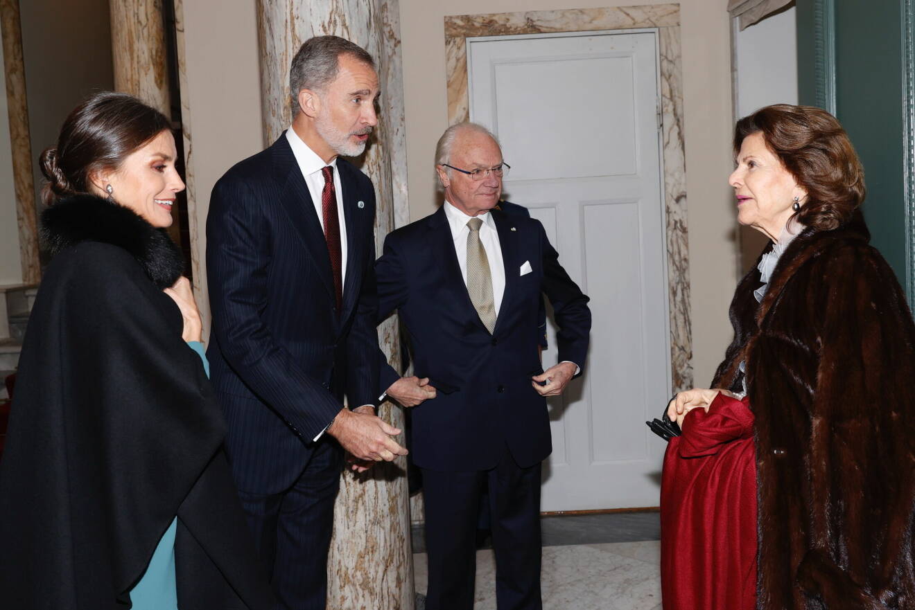 Drottning Letizia och kung Felipe med kungen och drottning Silvia