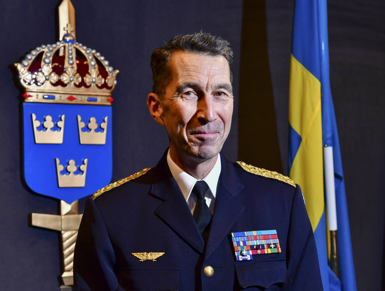 Överbefälhavaren Micael Bydén på högkvarteret i Stockholm