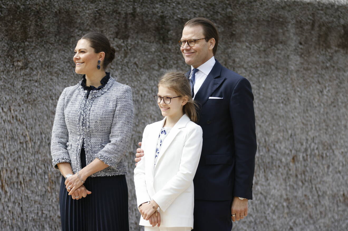 Kronprinsessan Victoria, prins Daniel och prinsessan Estelle besöker naturum Tåkern. Kronprinsessparet och Estelle är på ett endagsbesök i Östergötland