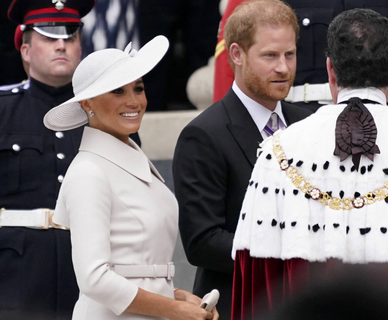Hertiginnan Meghan och prins Harry firar drottning Elizabeth 70 år på tronen