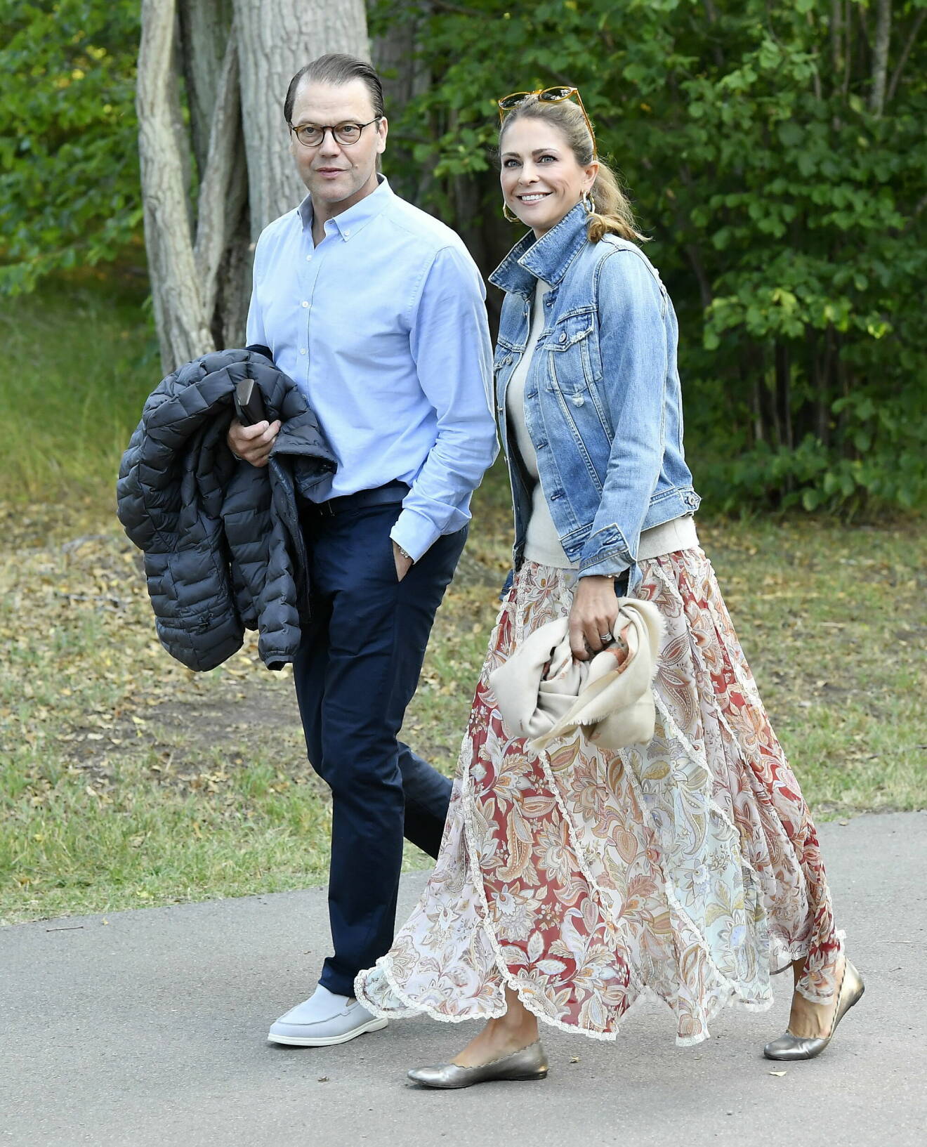 Prinsessan Madeleine och prins Daniel påväg till Jill Johnssons konsert under Solliden sessions den 13:e juli på Öland