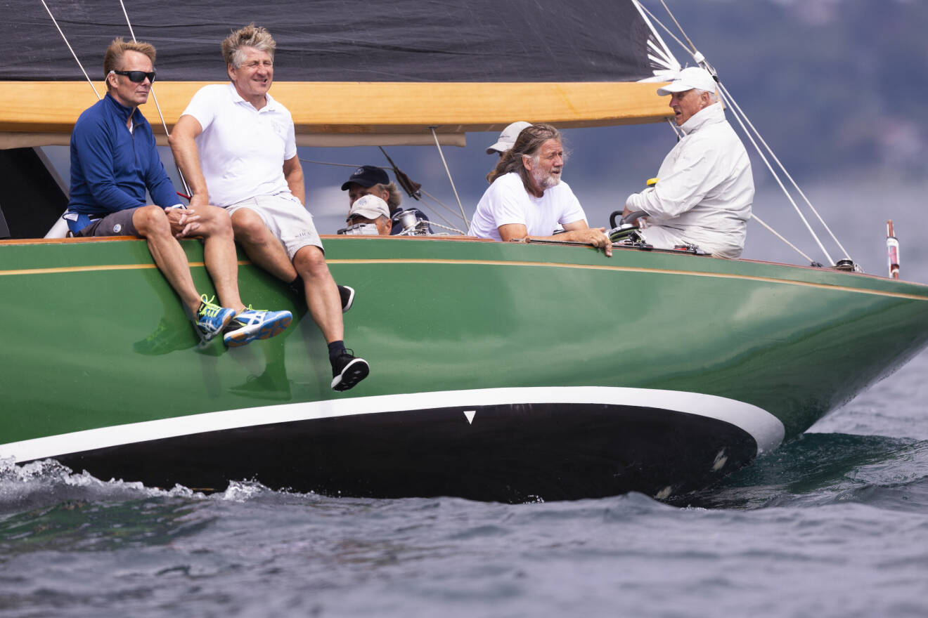 Kung Harald som kapten på båten Sira under VM i Genève 2022