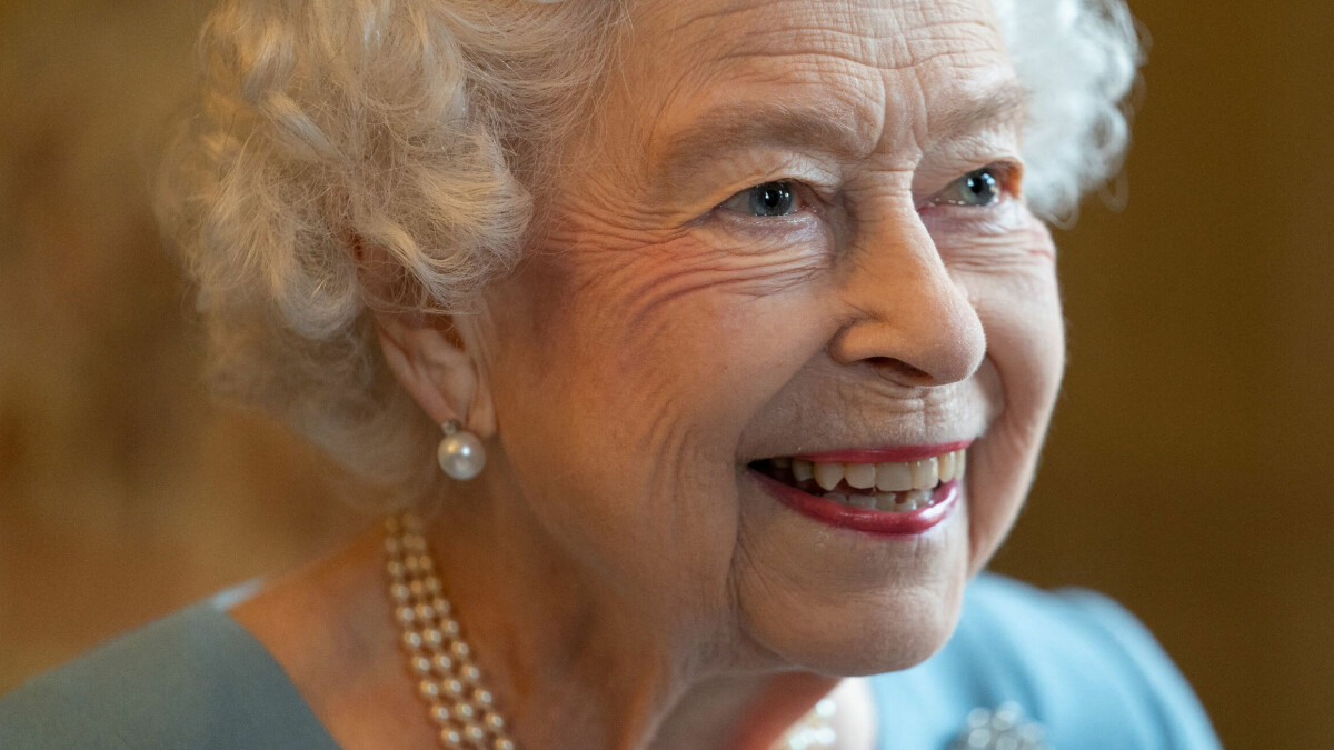 Yetuk katta eshakli ayollar it uslubi porno