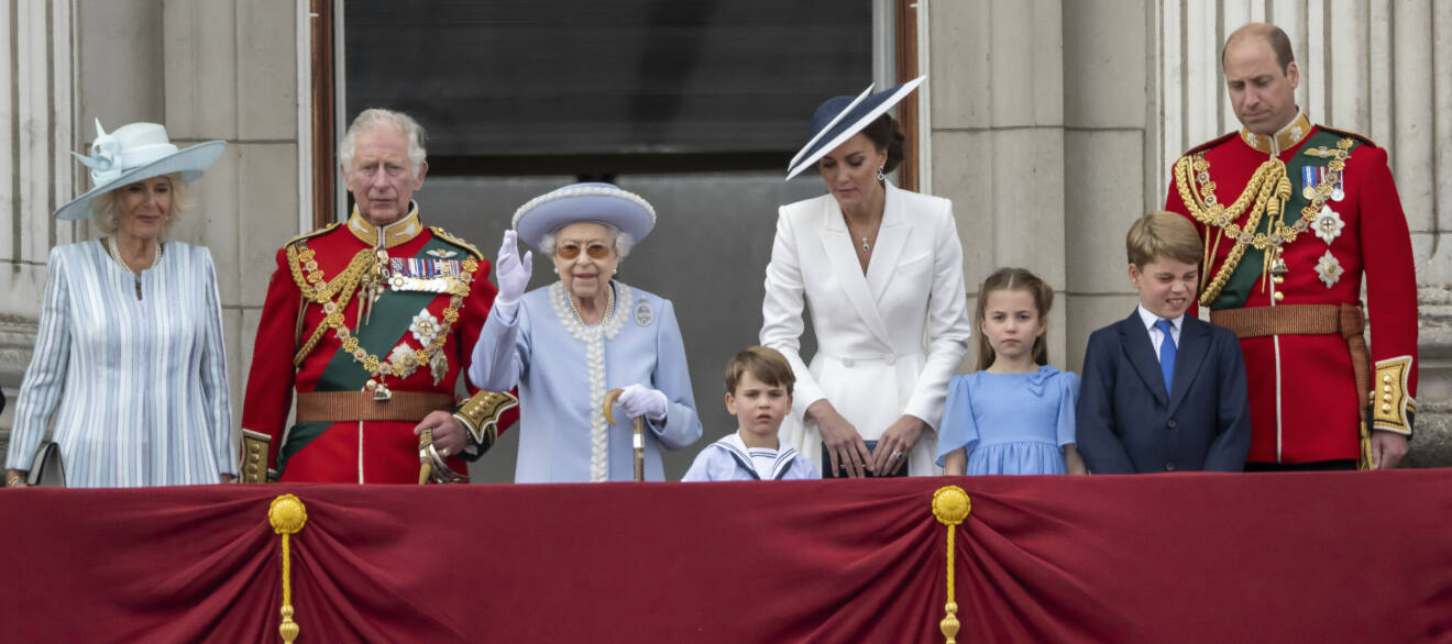Drottning Elizabeth med familjen 2022