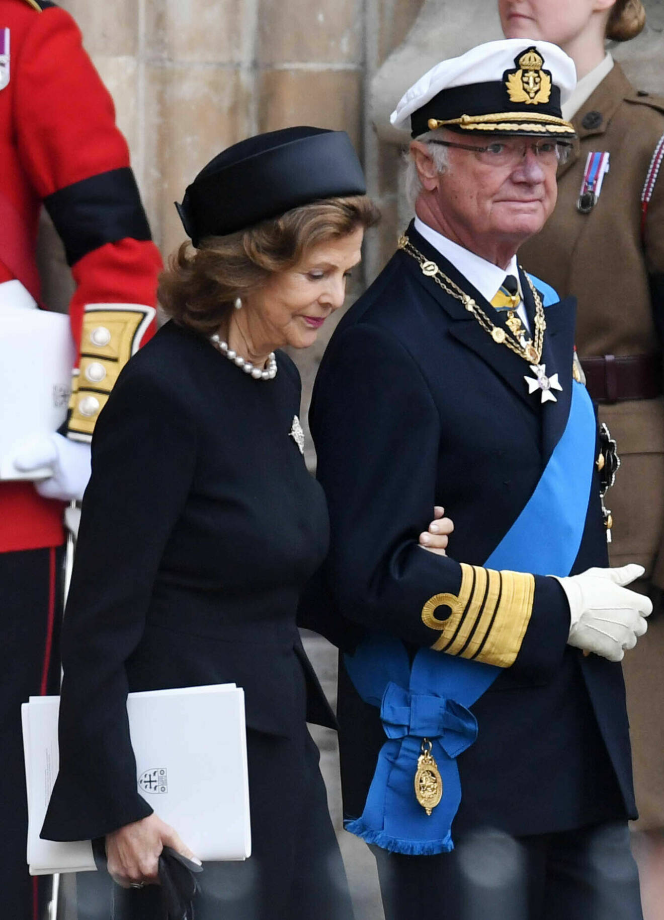 Kungen och drottning Silvia på drottning Elizabeths begravning 2022