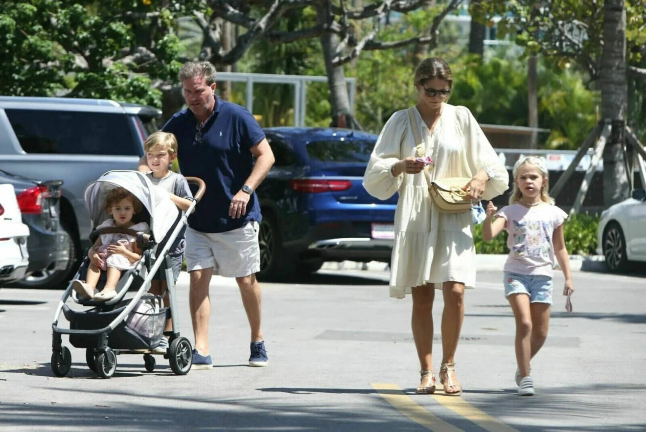 Prinsessan Madeleine, Chris O'Neill och barnen prins Nicolas, prinsessan Adrienne och prinsessan Leonore hemma i Florida