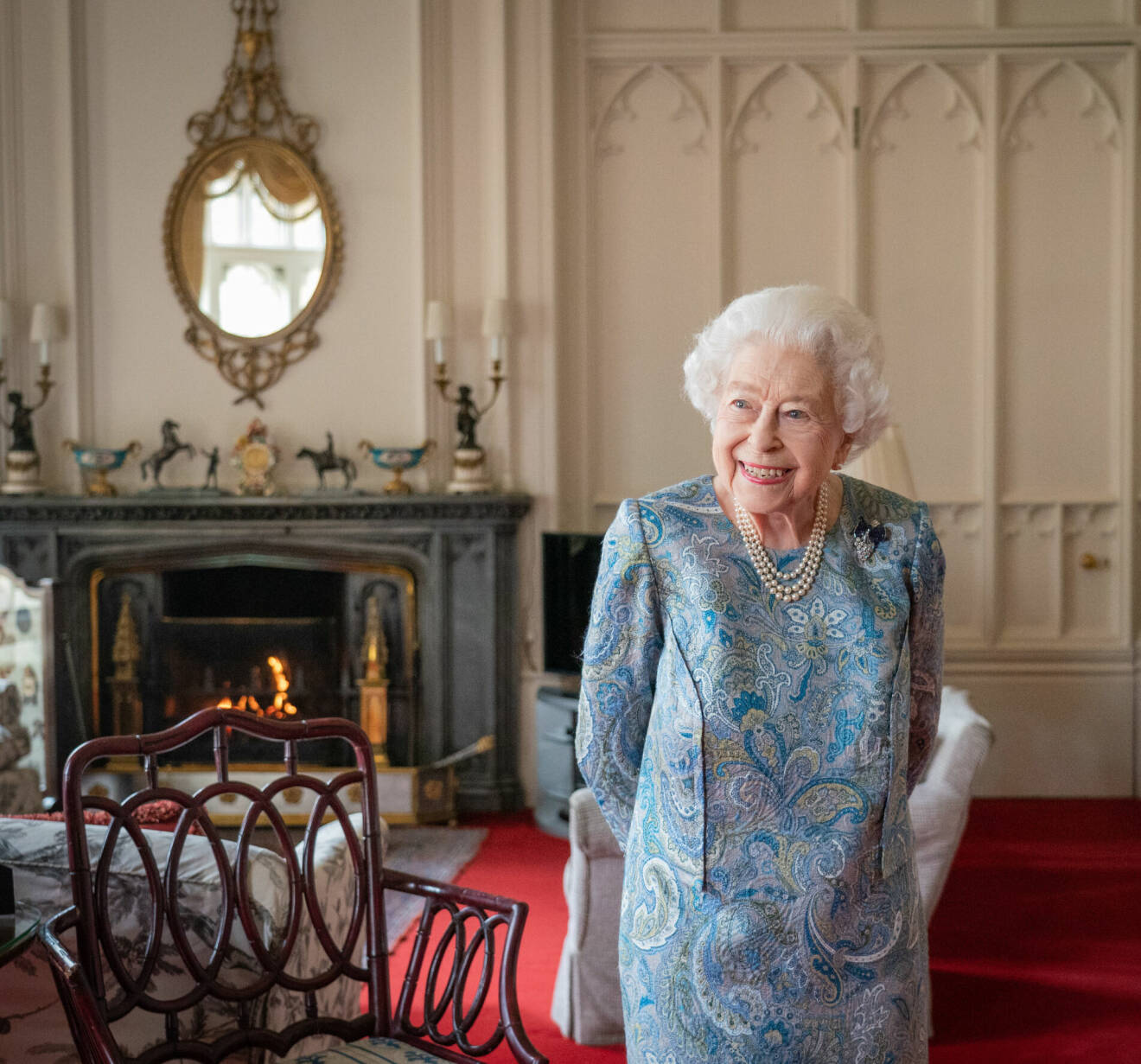 Drottning Elizabeth i sin privata våning på Windsor Castle