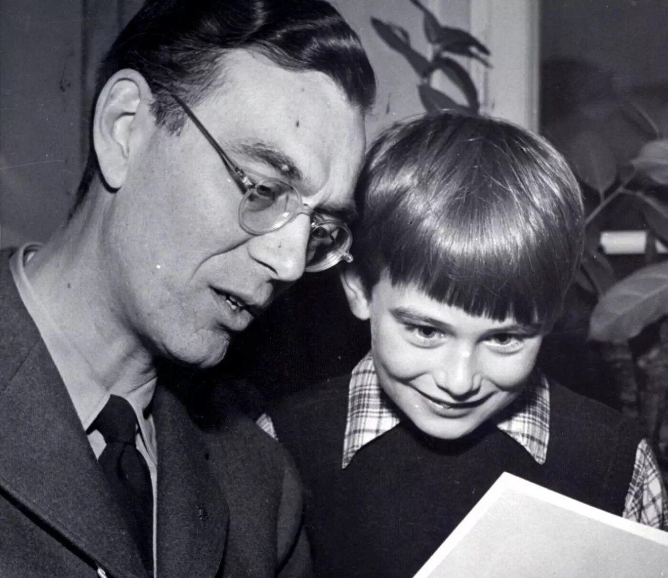 Greve Jan Bernadotte som barn med sin pappa greve Lennart Bernadotte