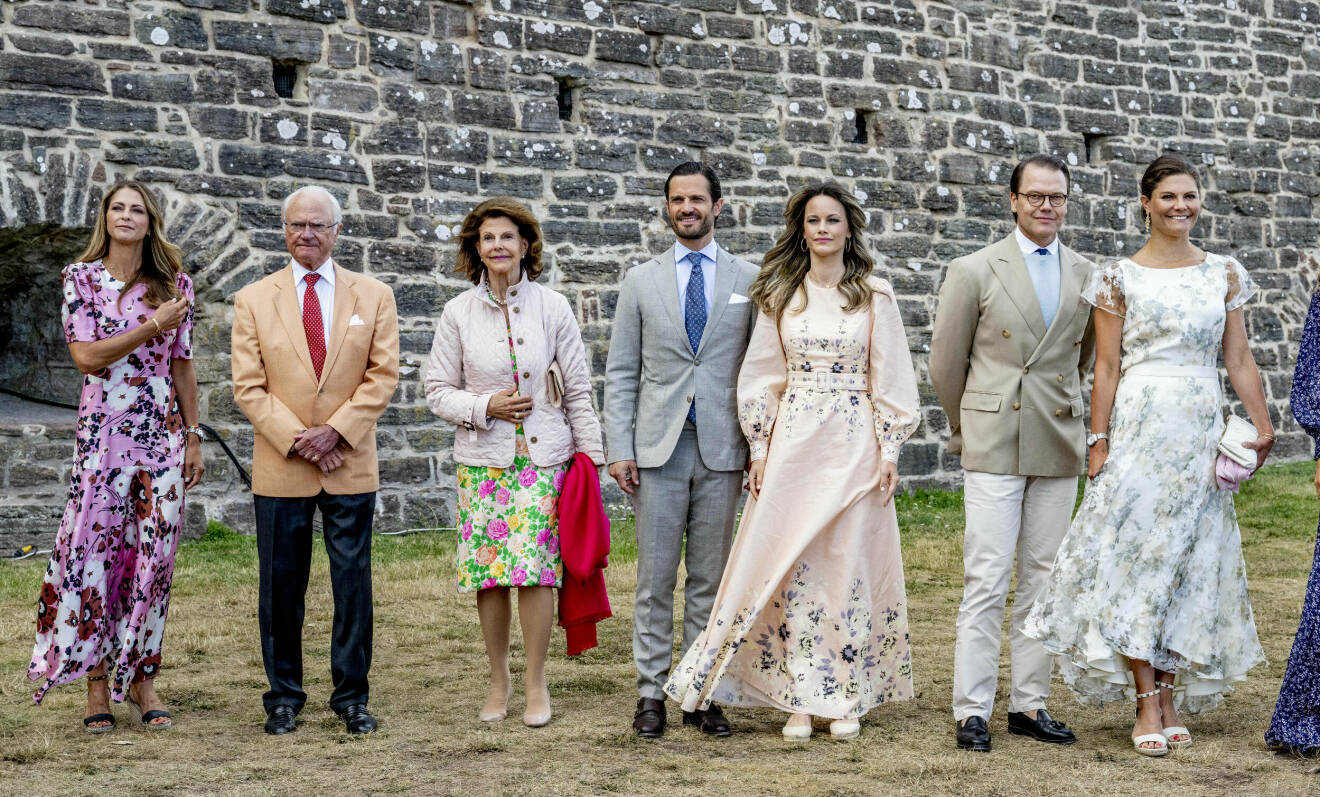 Prinsessan Madeleine, kungen, drottningen, prins Carl Philip, prinsessan Sofia, prins Daniel och kronprinsessan Victoria