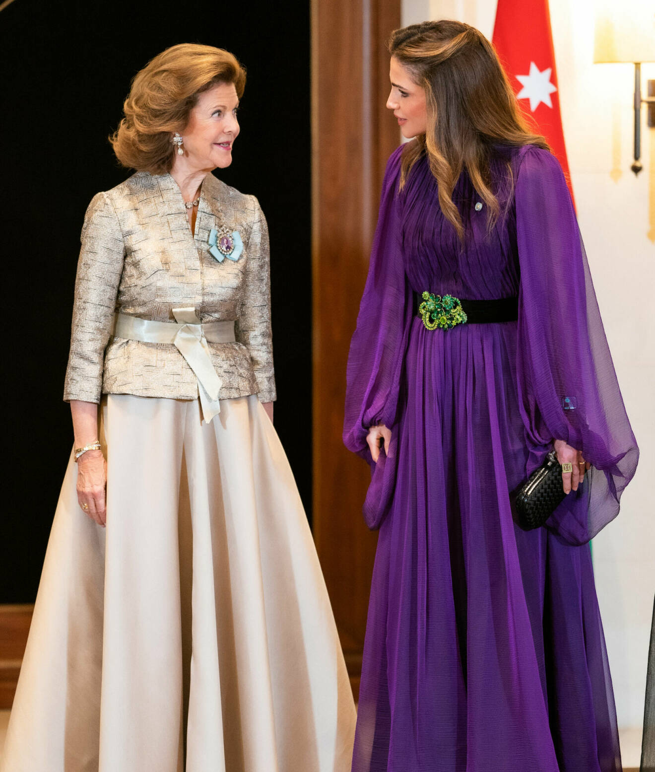 Drottning Silvia och drottning Rania vid banketten under statsbesöket i Jordanien