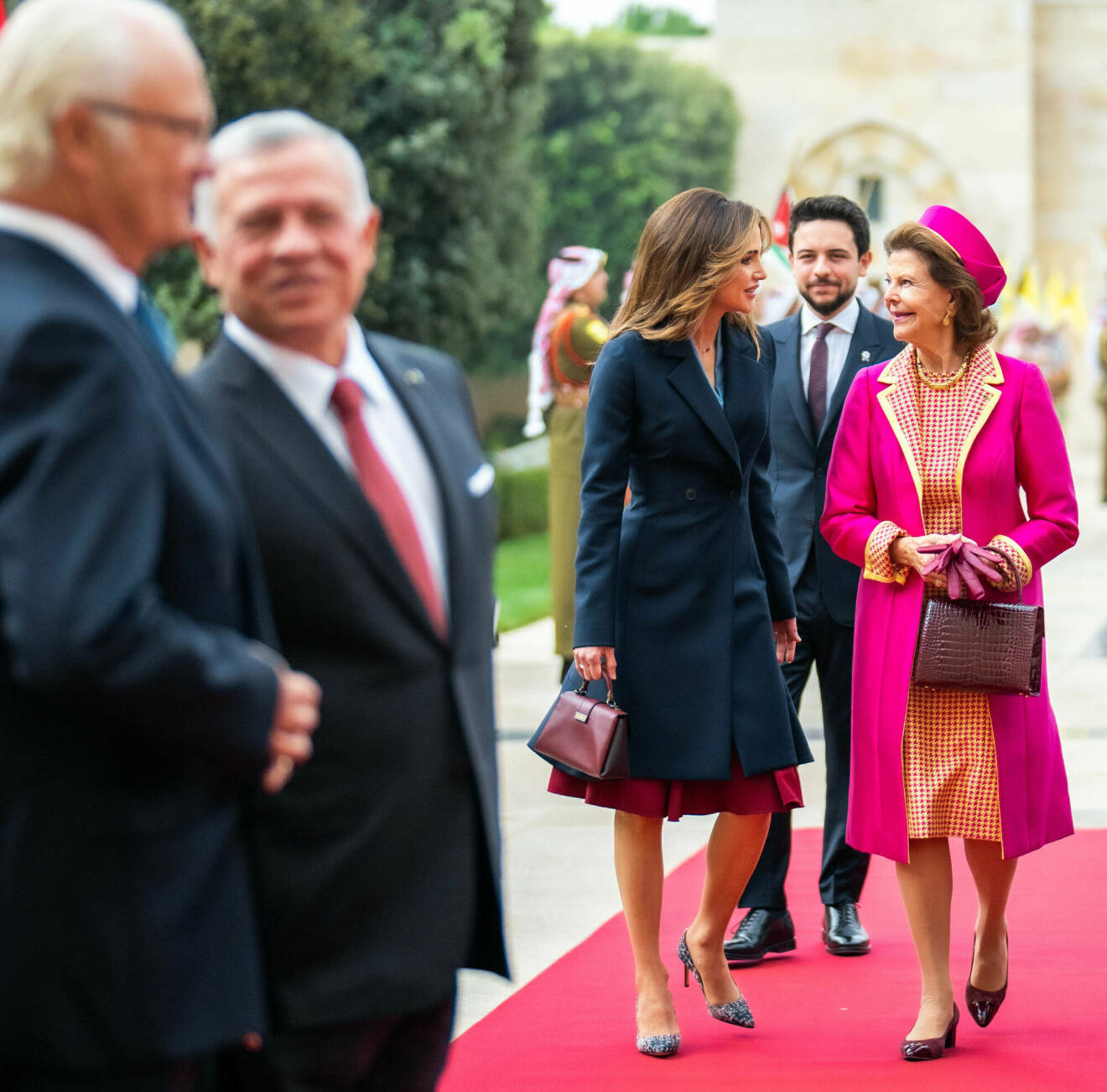 Kungaparet på statsbesök i Jordanien 2022, här med kung Abdullah, drottning Rania och kronprins Hussein
