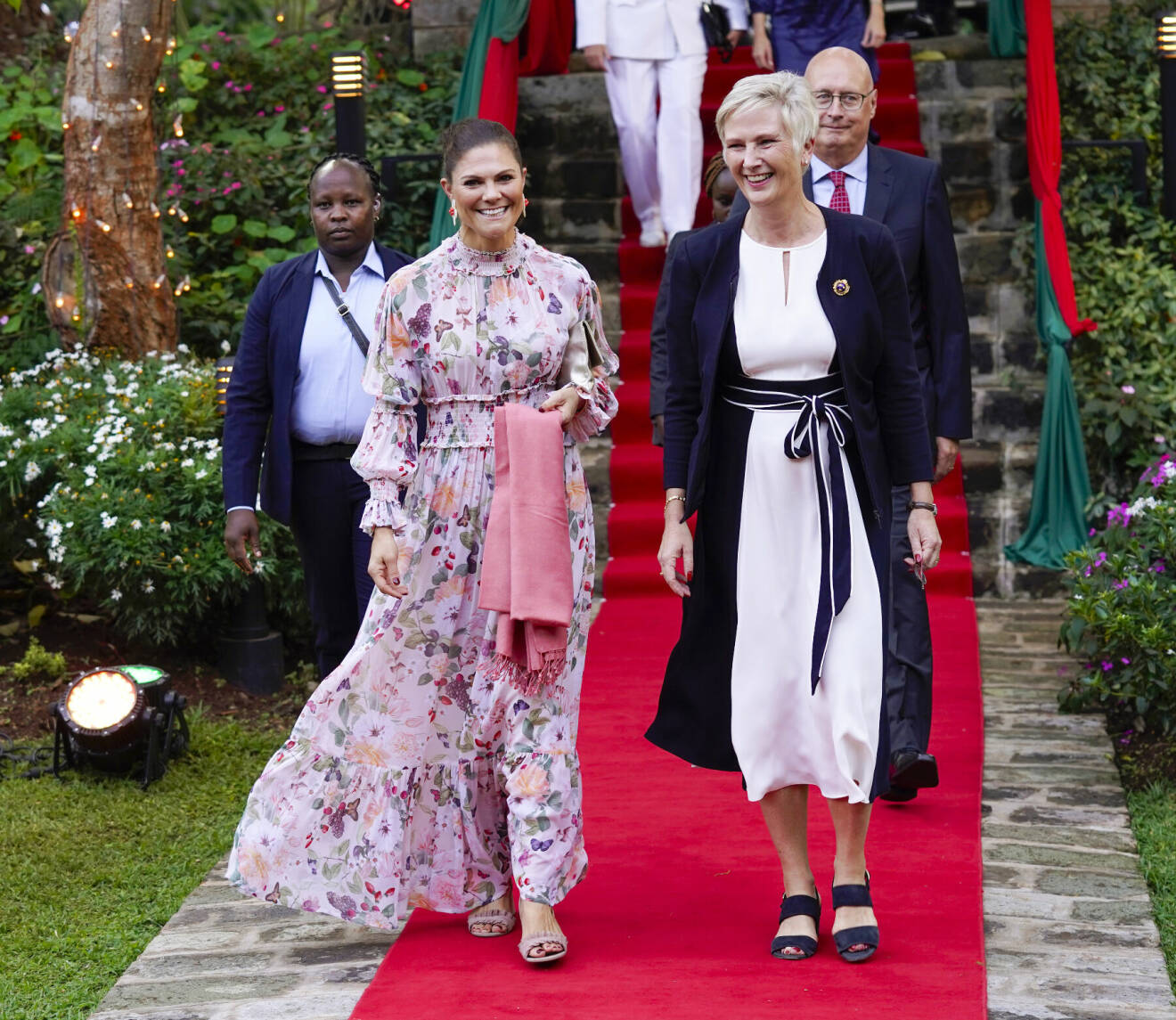 Kronprinsessan Victoria med Sveriges ambassadör i Kenya Caroline Vicini