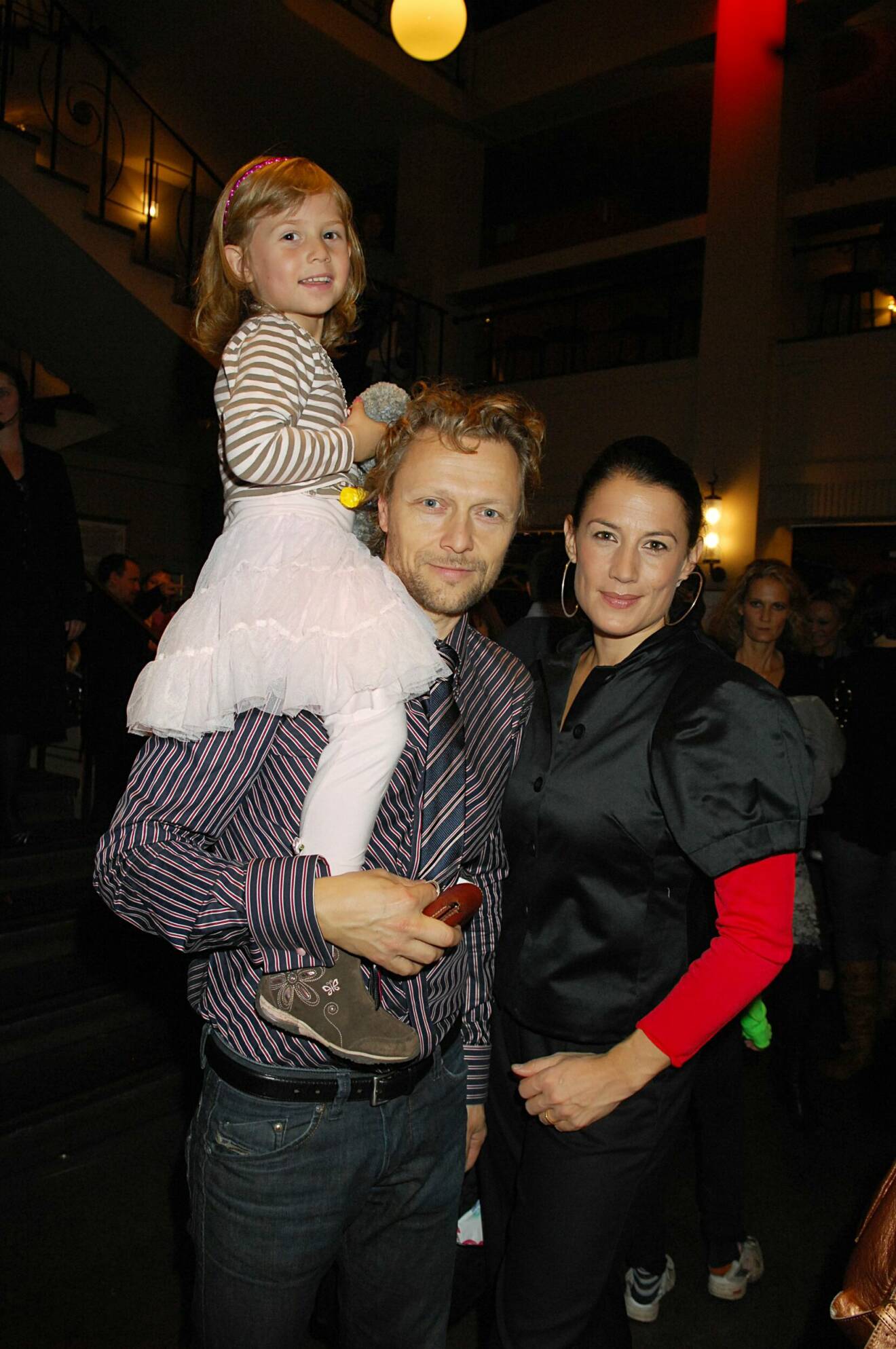 Jill Johnson och Håkan Werner med dotter Havanna Premiär "Sune - en familjemusikal" på Göta Lejon, Stockholm. Oktober 2008