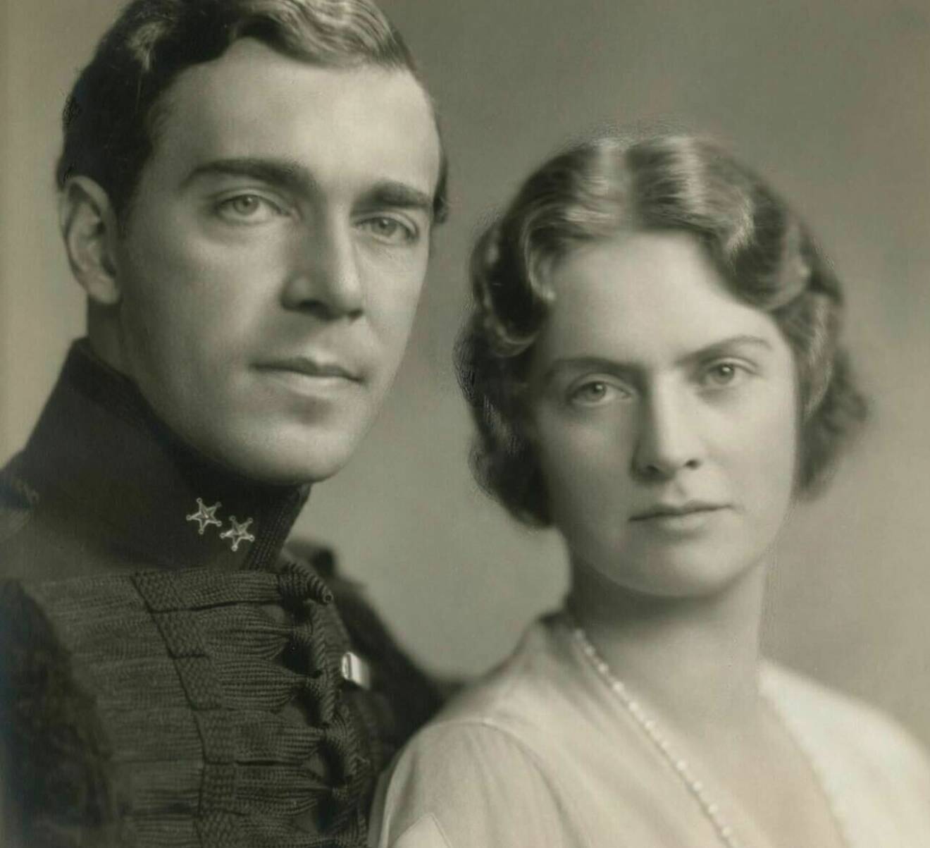 Kungens bild på sina föräldrar prins Gustaf Adolf och prinsessan Sibylla